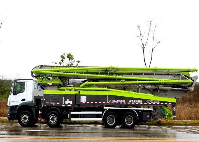 315KW 59X-6RZ नया कंक्रीट पम्प ट्रक बेंज Actros 8x4 हाई वॉल्यूम 180m3 / H