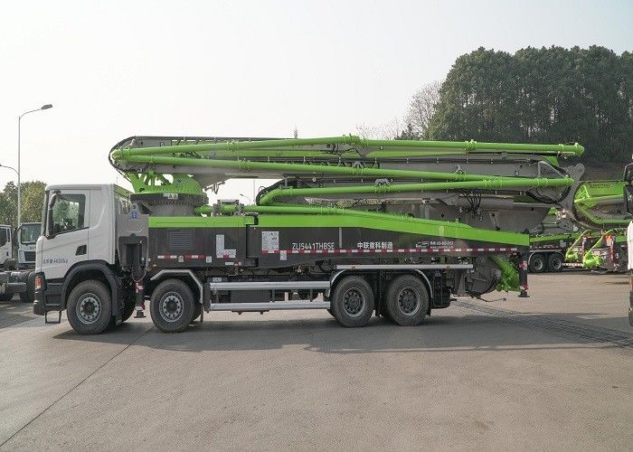 यूरो 5 उत्सर्जन 58m स्कैनिया कंक्रीट ट्रक 8x4 उच्च ड्राइविंग सुरक्षा