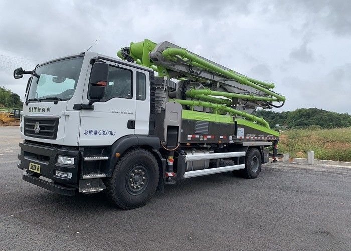 SINOTRUK 37m न्यू कंक्रीट पंप ट्रक, 2 एक्सल ट्रक यूरो 6 उत्सर्जन: