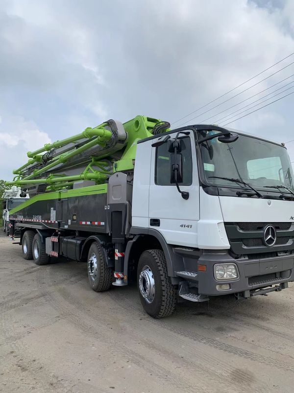 जूमलियन ने बेटन पंप का नवीनीकरण किया 52M सेकेंड हैंड ट्रक एक्ट्रोस 4141 कंक्रीट पम्पिंग