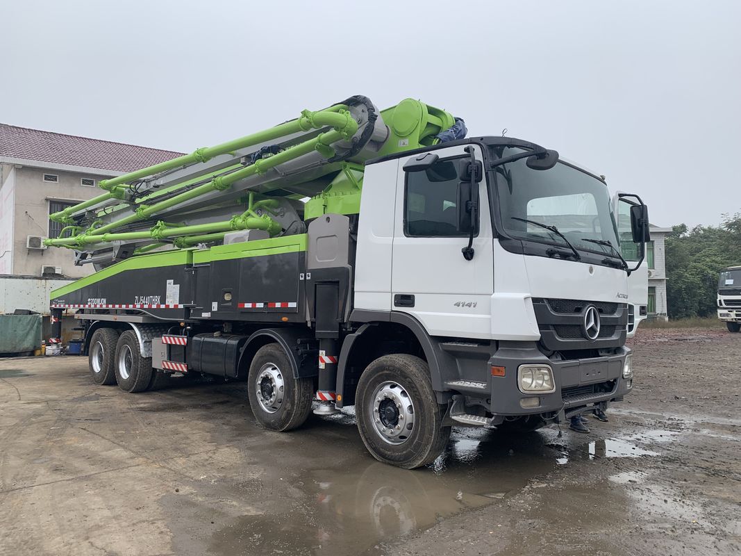 56 मीटर रीमैन्युफैक्चर्ड ट्रक जूमलियन ने चार एक्सल एक्ट्रोस 4141 सीमेंट ट्रक का इस्तेमाल किया