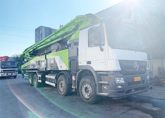 180 M3/H Zoomlion कंक्रीट पम्प ट्रक का इस्तेमाल किया मर्सिडीज बेंज चेसिस 300KW पावर