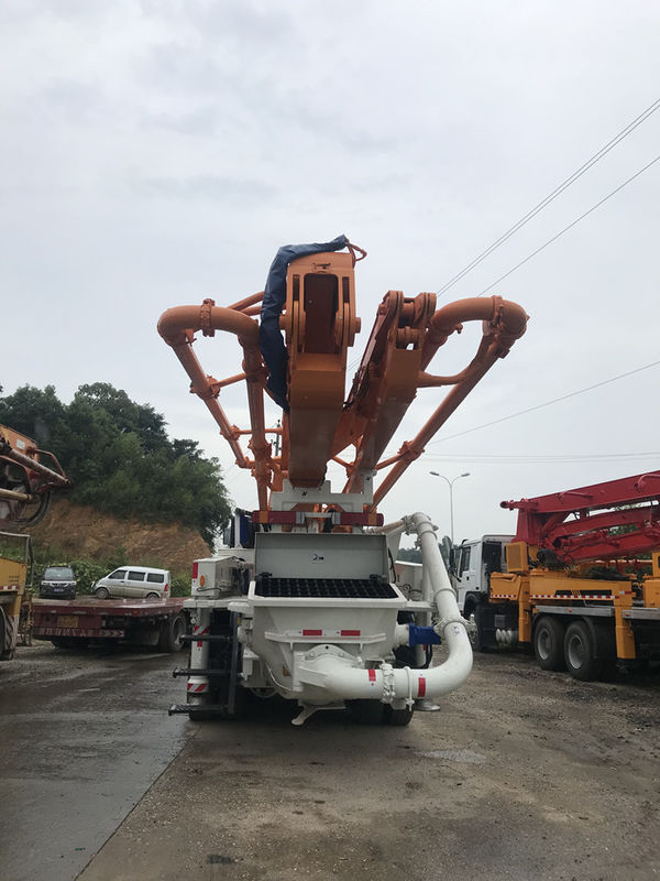 स्विंग लेग जूमलियन इसुजु ट्रक कंक्रीट पम्प ट्रक पर चढ़कर 265kw 120m3 / H 37m