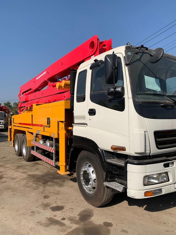 Putzmeister प्रयुक्त ट्रक कंक्रीट पंप रिमोट कंट्रोल हाइड्रोलिक फोल्डिंग घुड़सवार