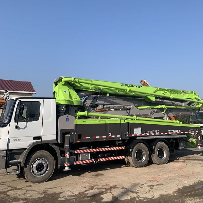 5RZ सीमेंट पंप बेंज कंक्रीट पम्प ट्रक 47M 110m3 / H . का इस्तेमाल किया