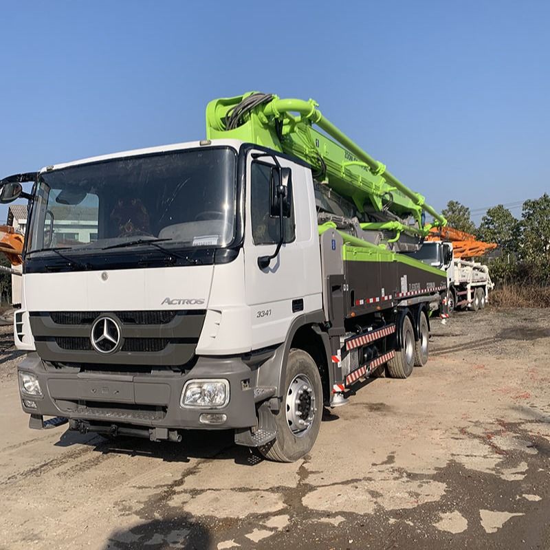 5RZ सीमेंट पंप बेंज कंक्रीट पम्प ट्रक 47M 110m3 / H . का इस्तेमाल किया