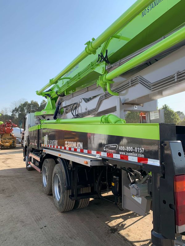 दूसरा हाथ ट्रक कंक्रीट पम्प बेटन पम्पिंग मशीन 47m . घुड़सवार