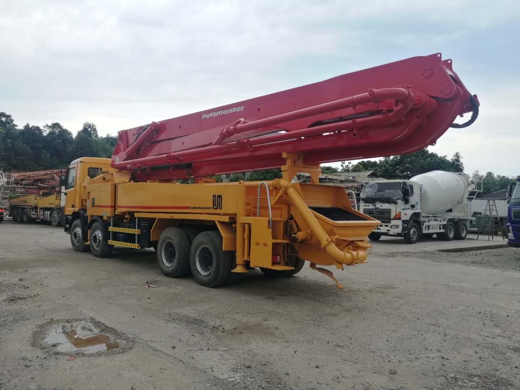 Putzmeister 42m बेंज सेकेंड हैंड कंक्रीट पंप ट्रक 140m3 / H 290kw