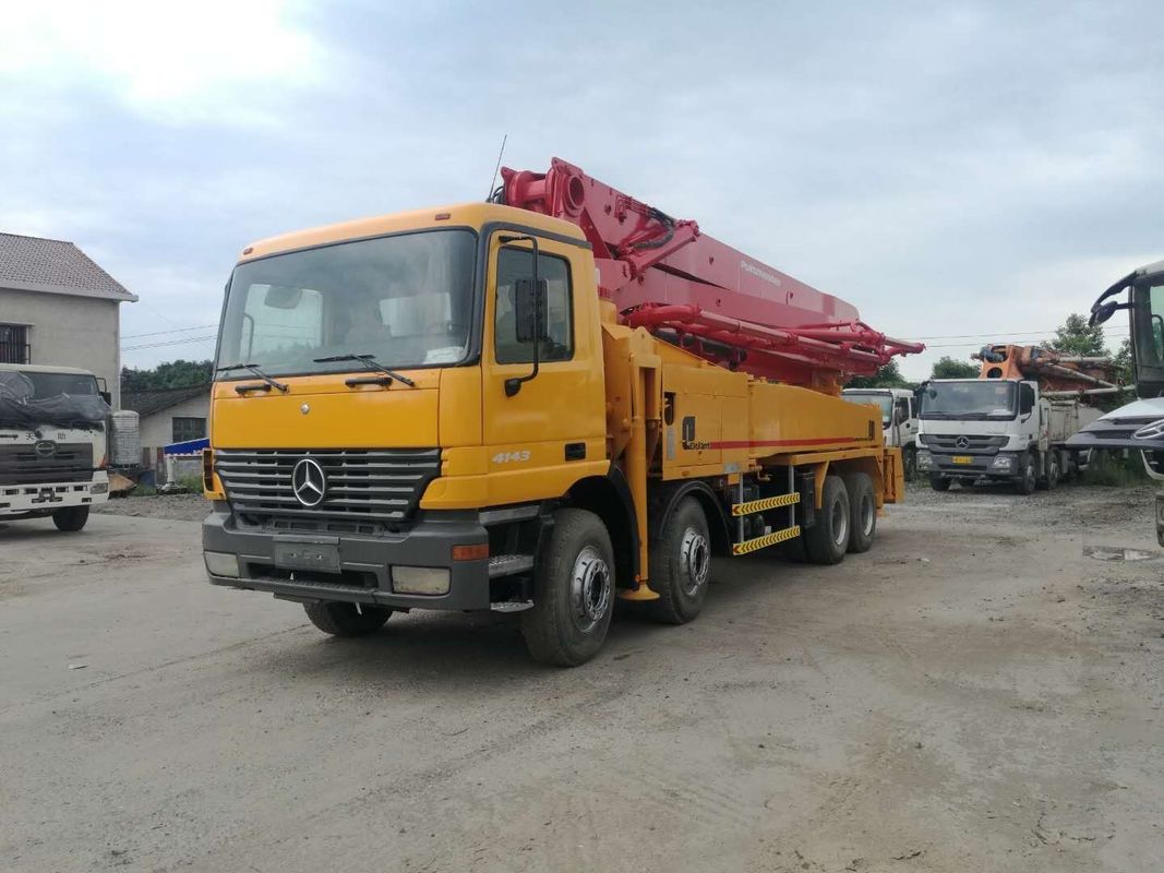 Putzmeister 42m बेंज सेकेंड हैंड कंक्रीट पंप ट्रक 140m3 / H 290kw