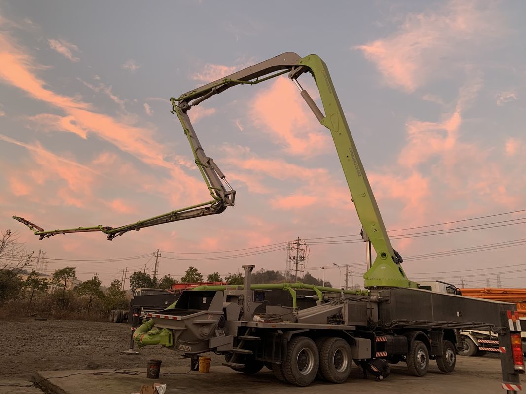 Zoomlion 60 मीटर ACTROS 4141 परिवहन के लिए प्रयुक्त कंक्रीट पम्प ट्रक