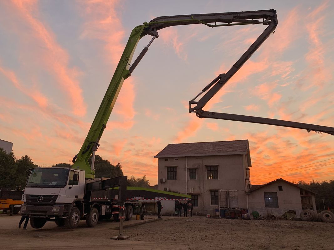 Zoomlion 60 मीटर ACTROS 4141 परिवहन के लिए प्रयुक्त कंक्रीट पम्प ट्रक