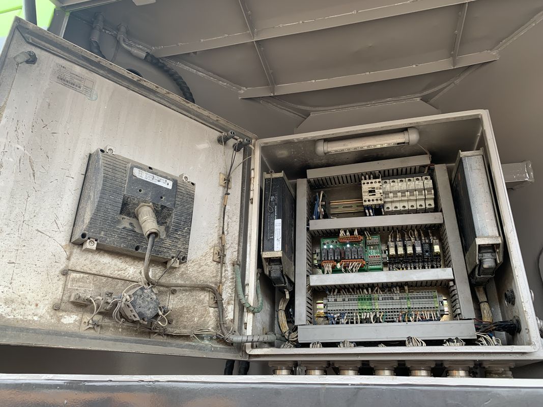 6 बूम सेक्शन के साथ जूमलियन 180m3 / H कंक्रीट पम्प ट्रक का इस्तेमाल किया