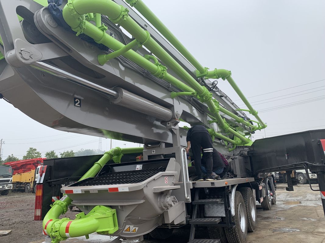 6 बूम सेक्शन के साथ जूमलियन 180m3 / H कंक्रीट पम्प ट्रक का इस्तेमाल किया