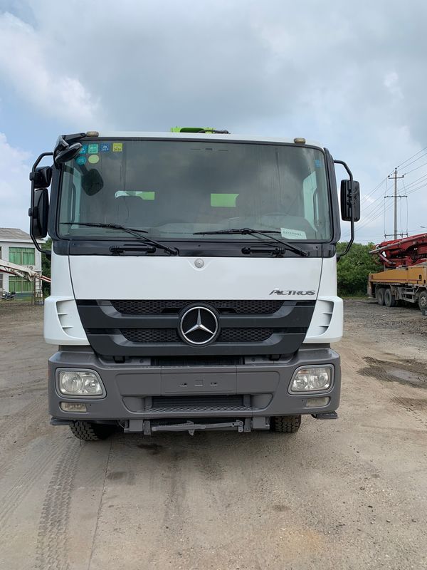 मर्सिडीज बेंज ट्रक ने जूमलियन 52 मीटर का इस्तेमाल किया बेटन पंप;