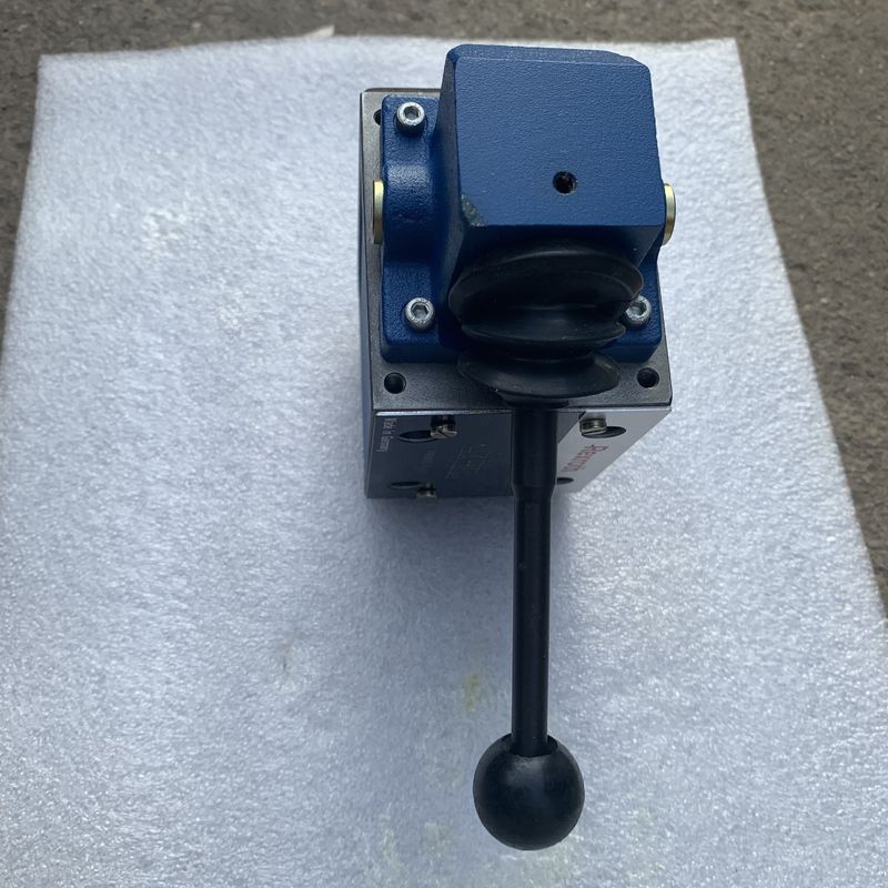 रेक्सरोथ कंक्रीट पंप मैनुअल रिवर्सिंग वाल्व 4WMM10H10 / F