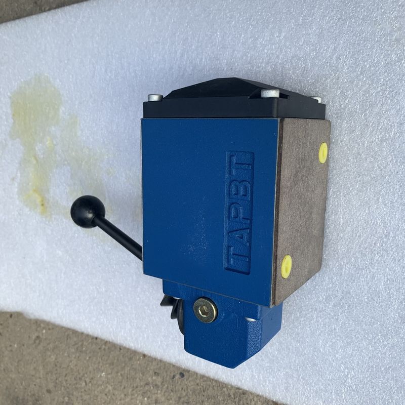 रेक्सरोथ कंक्रीट पंप मैनुअल रिवर्सिंग वाल्व 4WMM10H10 / F