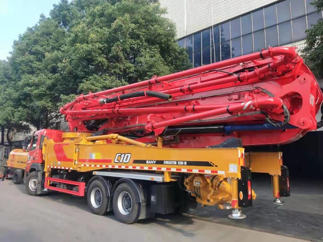 180m3/H Sany 52m वोल्वो बूम कंक्रीट पम्प ट्रक 6 बूम सेक्शन के साथ
