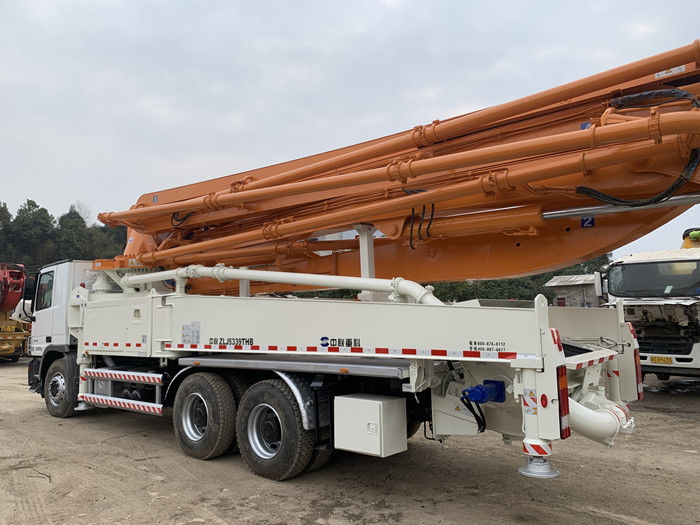 Zoomlion 49M कंक्रीट उपकरण कंक्रीट की जगह 5 बूम बेटन पम्पर का नवीनीकरण 140m3 / h कंक्रीट पंप एक्ट्रोस 3341 ट्रक