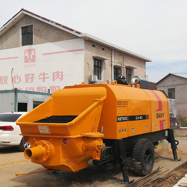 115KW प्रयुक्त स्थिर कावासाकी हाइड्रोलिक कंक्रीट ट्रेलर पंप