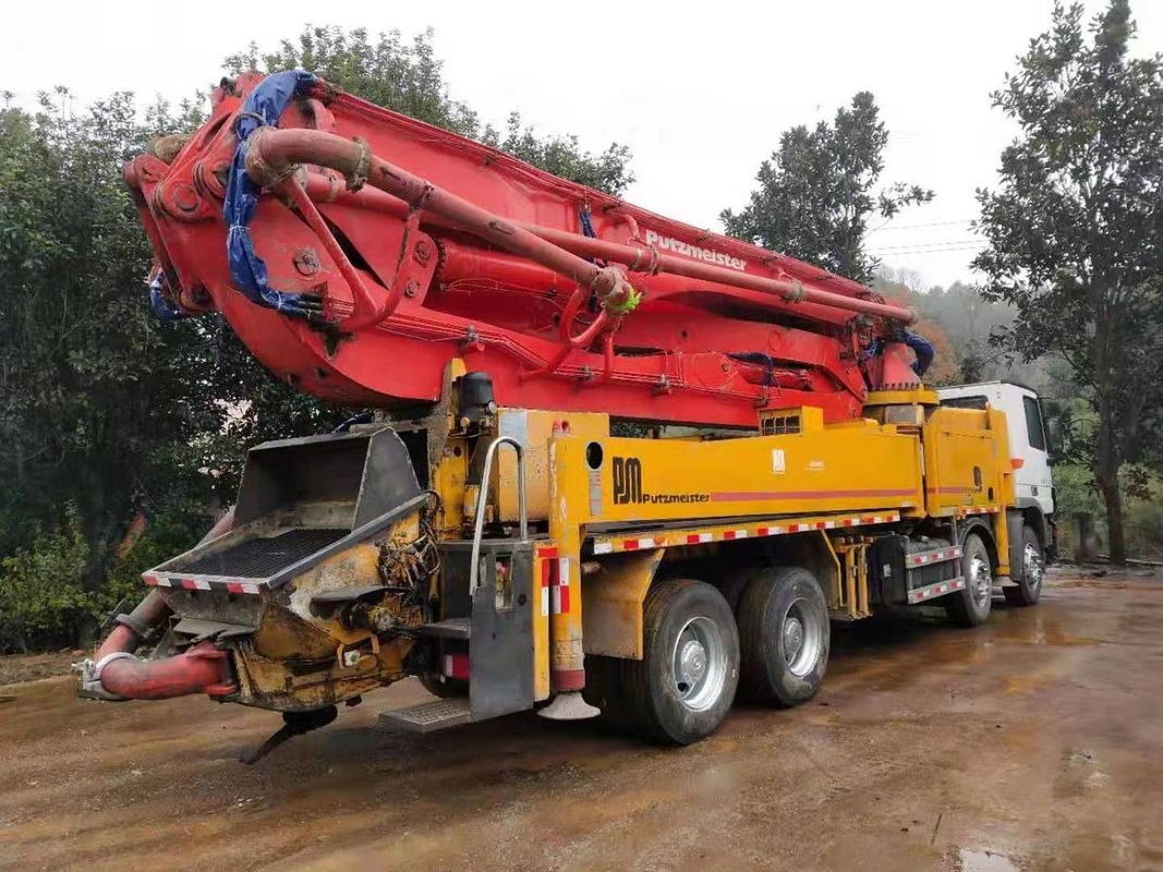 मर्सिडीज बेंज चेसिस के साथ 49m प्रयुक्त 2012 Putzmeister पंप ट्रक 331KW