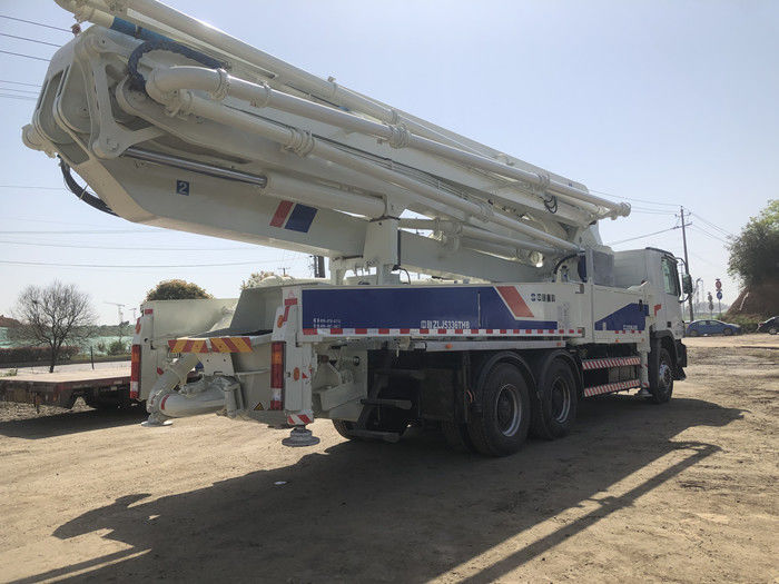 ज़ूमलियन 47 एम 5 बूम भूमिगत निर्माण के लिए कंक्रीट पम्प ट्रक का इस्तेमाल करता है