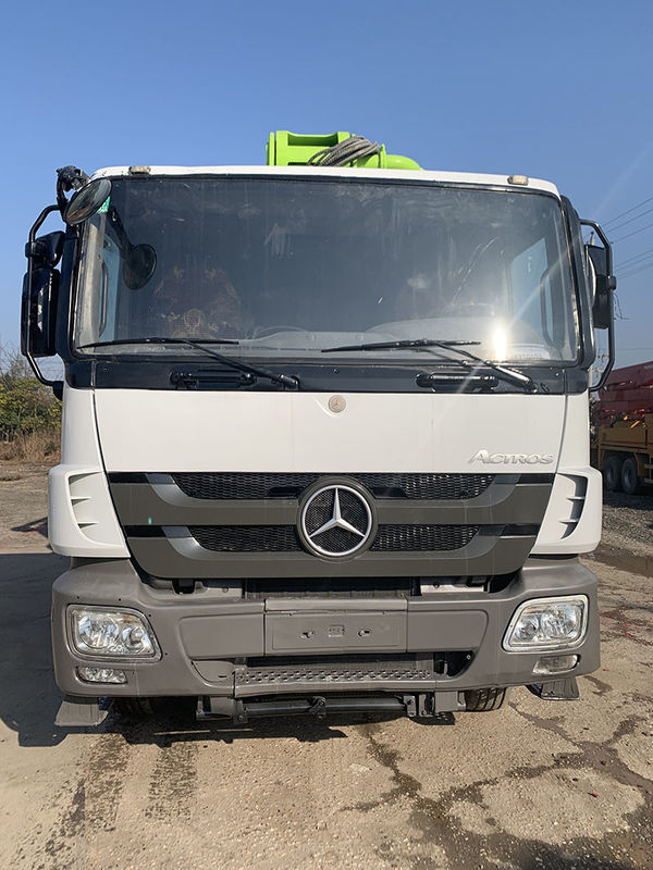 होशियार विद्युत नियंत्रण प्रणाली के साथ पूरी तरह से हाइड्रोलिक रिवर्सिंग 300kw कंक्रीट पंप ट्रक