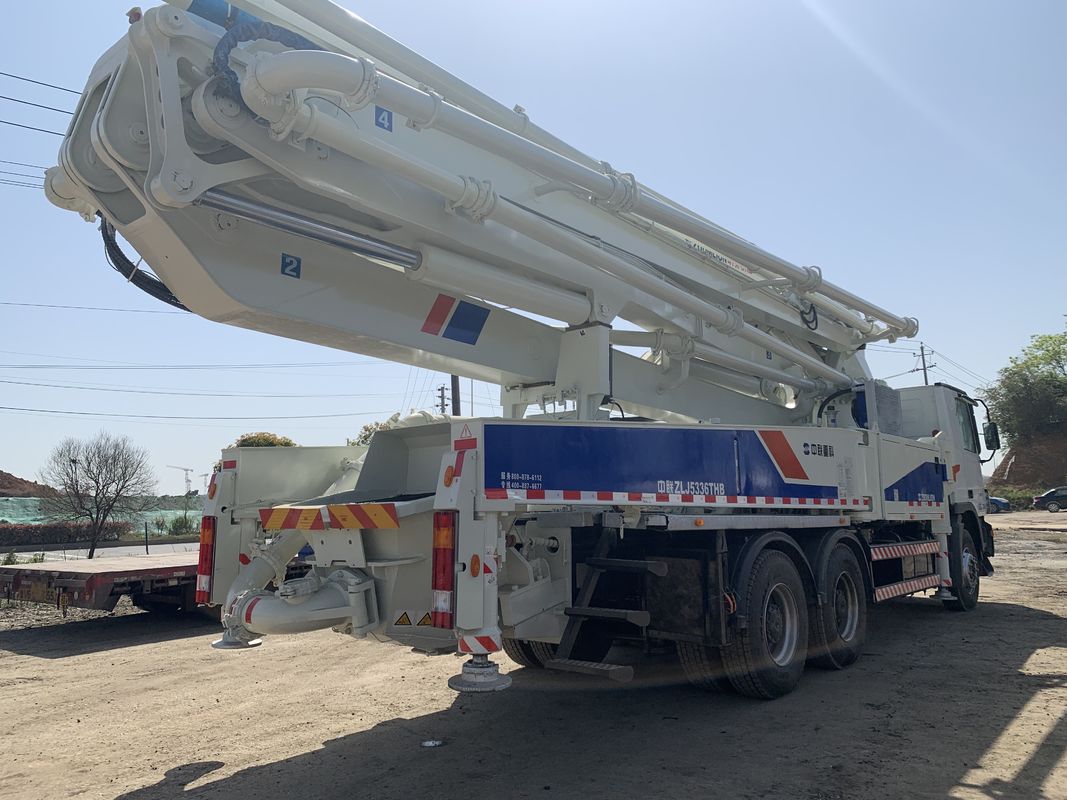 ट्रक पर चढ़कर कंक्रीट बेटन पंप 120/70m3/H Actros 3341 चेसिस मॉडल: