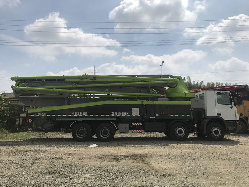 13670 * 2500 * 4000 मिमी डीजल कंक्रीट पम्प ट्रक हेवी ड्यूटी निर्माण मशीनों का इस्तेमाल किया: