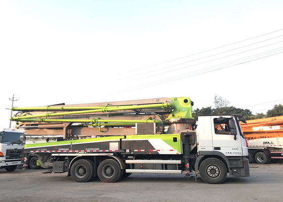 पुन: निर्मित 47 मीटर प्रयुक्त कंक्रीट पम्प ट्रक वाइड वर्क रेंज टिकाऊ